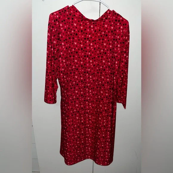 Red Heart Patterned Women's ROBE AND ALEEP DRESS “ Rene Rofe” - Picture 5 of 6